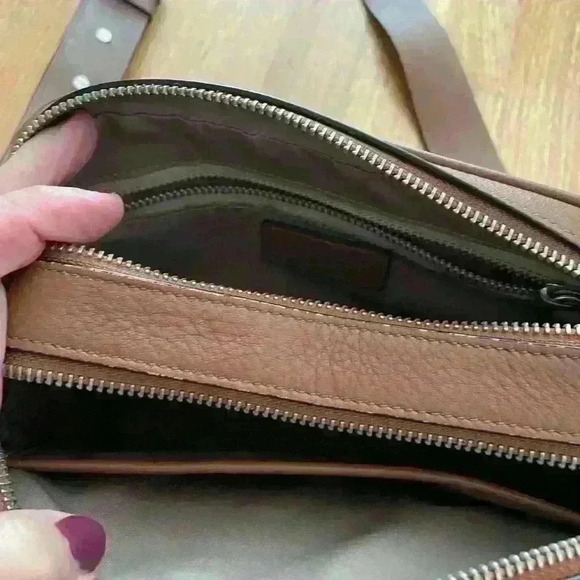 Leatherology monogrammed camera crossbody bag - Picture 4 of 5